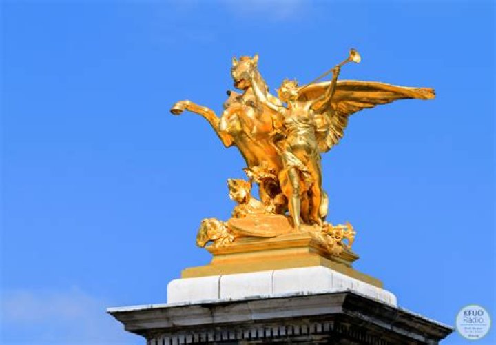 6ix9ine Honored With 'Unique' Gold Statue In Cuba