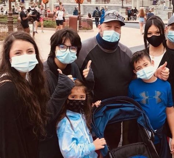 A Look Into The Life Of Kevin James And Family