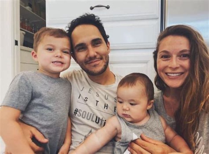 Alexa Penavega Bio, Age, Husband, Net Worth, Height, Net Worth ·
