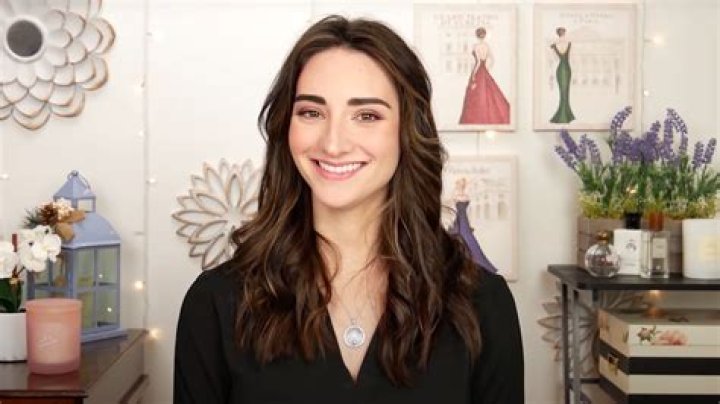 Ben Shapiro Wife, Sister, Children, Family, Father, Net worth, Religion