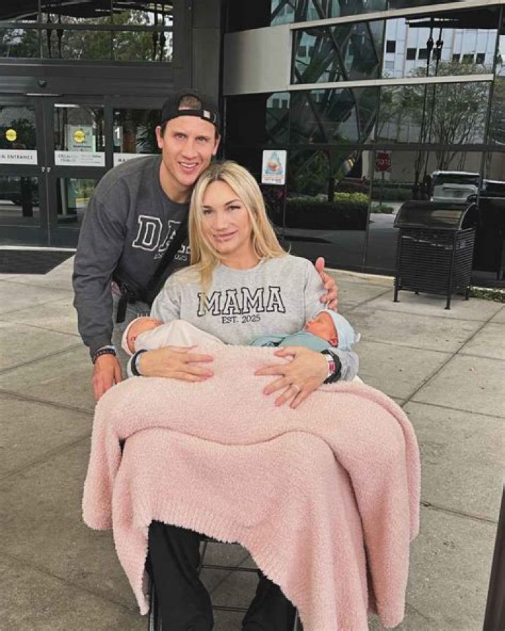 Brooke Hogan Married, husband, boyfriend, weight, height, net worth