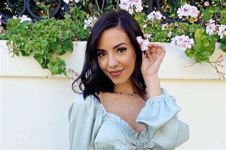 Charli reveals she's never eaten pasta in her life and viewers find it hard