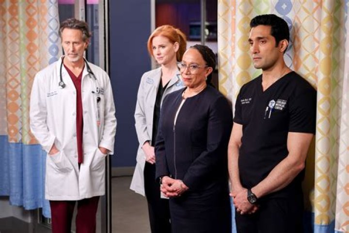 Chicago Med Shake-Up: Guy Lockard and SarahRaffertyExit, Yaya DaCosta Rejoins Cast i