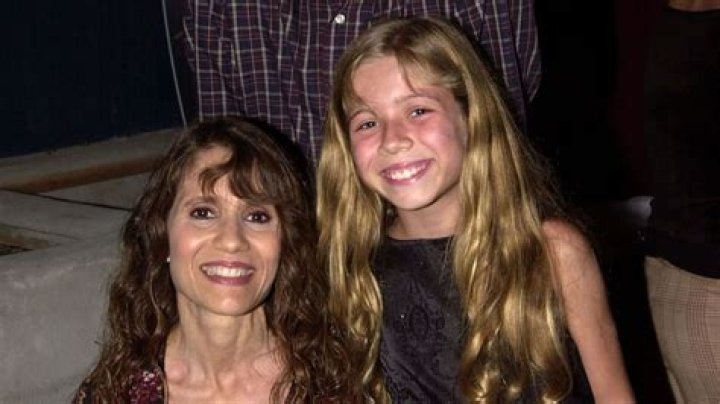 Child Star Jennette McCurdy Talks About Scott, Dustin, & Marcus' Support For Memoir |