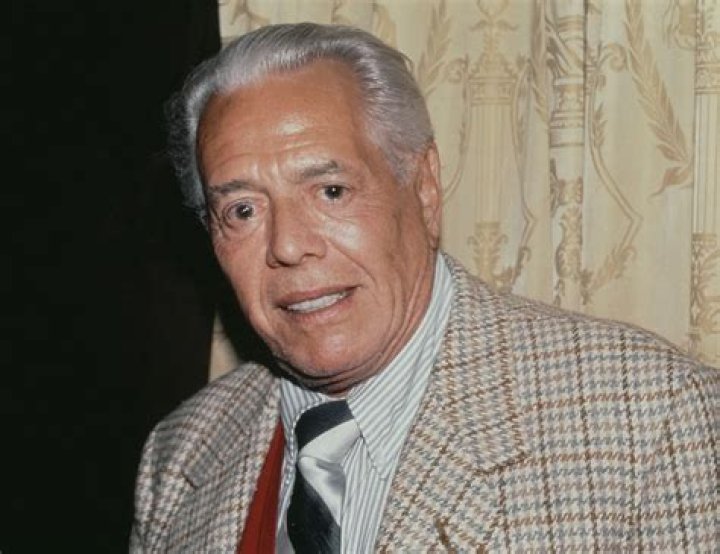 Desi Arnaz Biography, Life, Interesting Facts