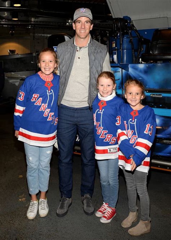 Eli, Peyton Mannings Rare Photos With Kids: Family Album