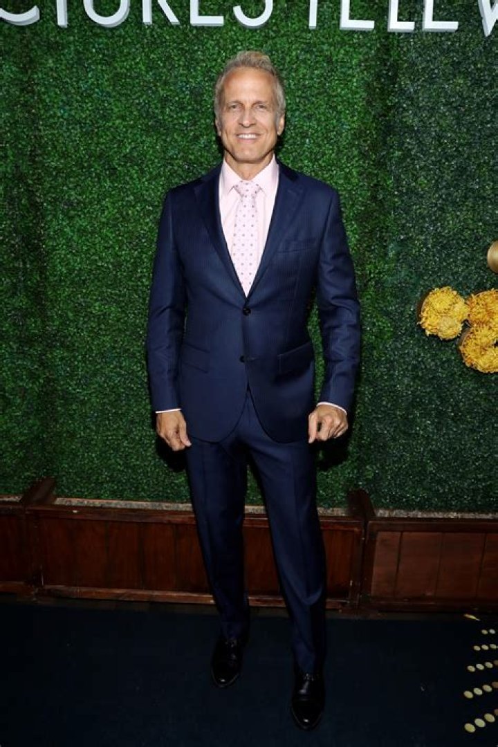 Exploring The Patrick Fabian Net Worth Income