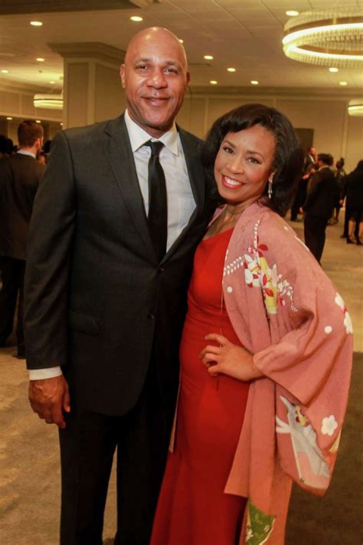 Gina Gaston (ABC 13 News) Bio, Wiki, Age, Height, Parents, Husband, Married, Triplets, Salary and Net Worth |
