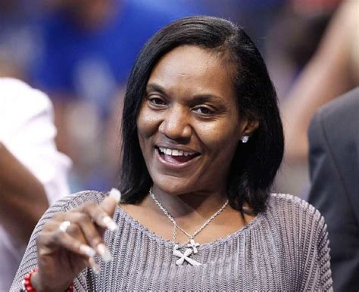 Gloria James' Net Worth Unveiled
