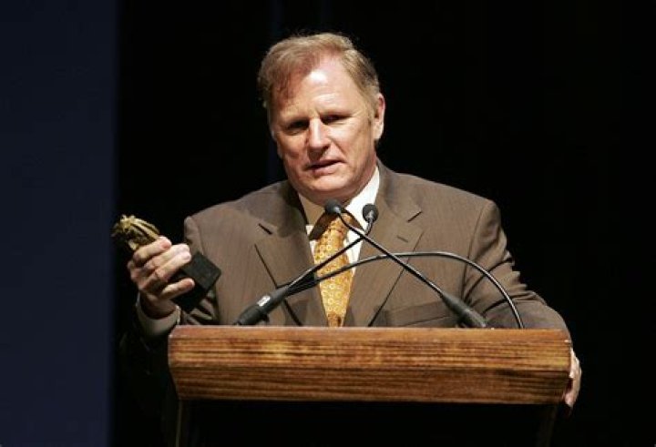 Gordon Clapp Net Worth ·
