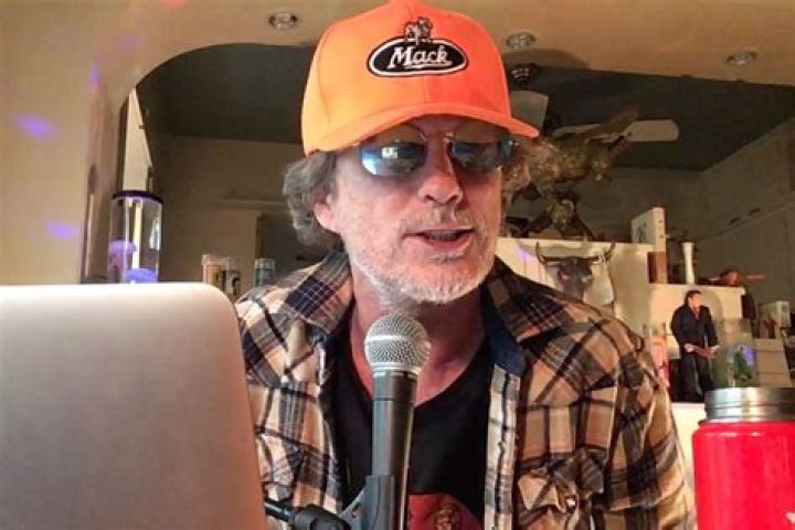 Here's What We Know About Johnny Hardwick's Cause of Death ·