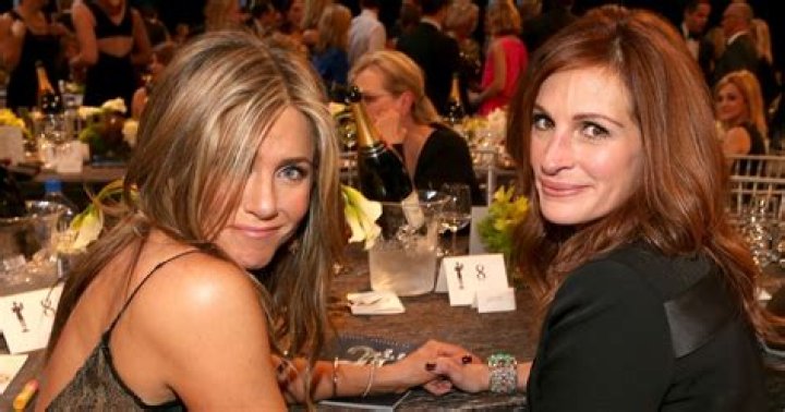 Hey, Jennifer Aniston and Julia Roberts Are Gonna Swap Bodies