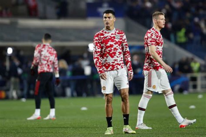 How tall is Cristiano Ronaldo