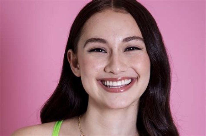 Is Lola Tung In A Romantic Relationship?