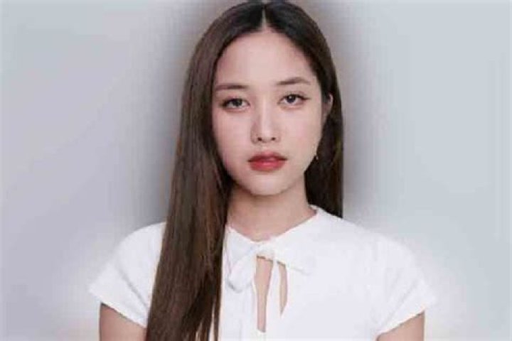 Is She Dating Anyone? Wiki & Net Worth
