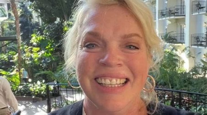 Janelle Brown Height, Weight, Age, Facts, Biography |