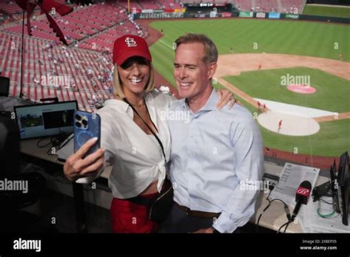 Joe Buck Wife, Daughter, Dad, Height, Net Worth, Salary, Is He Gay? |