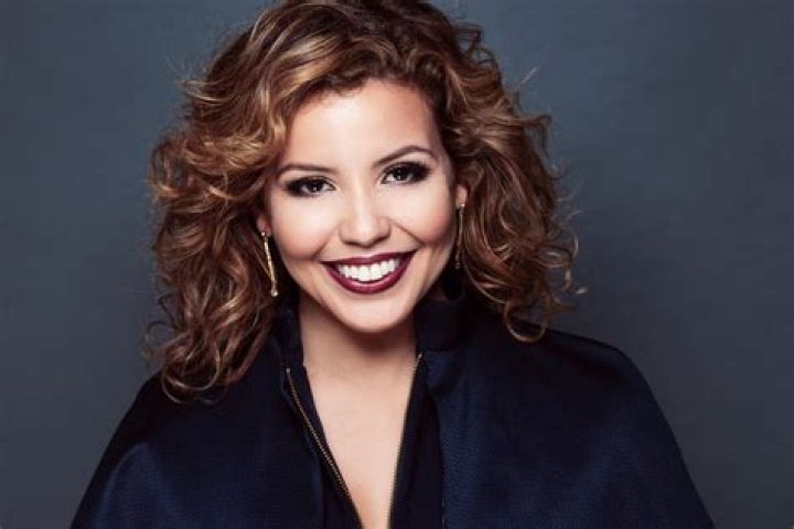 Justina Machado Age, Wiki, Biography, Height, Net Worth, Husband, Family, Instagram