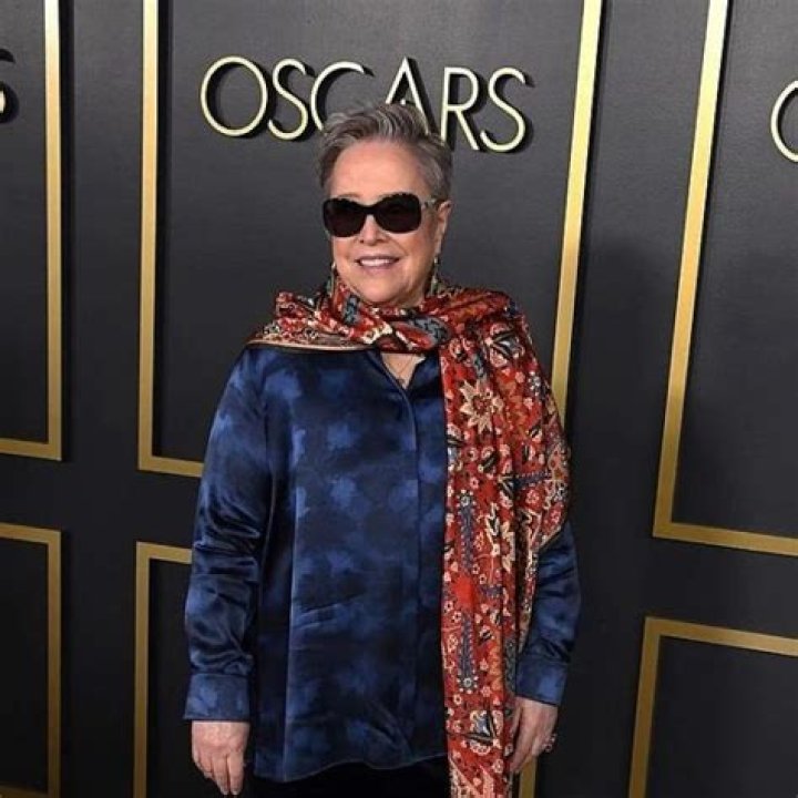 Kathy Bates- Bio, Age, Net Worth, Husband, Marriage, Height