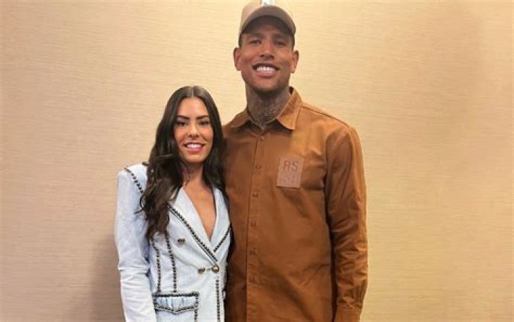 Kelsey Plum Boyfriend, Gay, Height, Weight, Ethnicity, Bio
