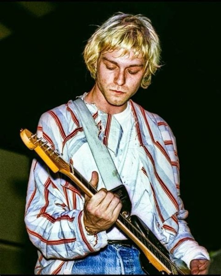 Kurt Cobain Net Worth | PlogX