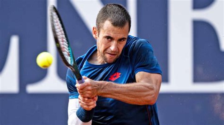 Laslo Djere (Tennis Player) - Age, Birthday, Bio, Facts, Family, Net Worth, Height & More