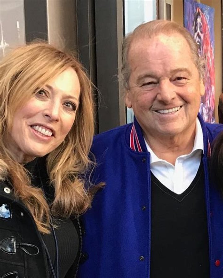 Linda Cohn- Wiki, Husband, Height, Net Worth, Career