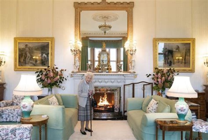 Queen Elizabeth 'died peacefully' at Balmoral Castle one year ago. Take a look inside the 50,000-acr ·