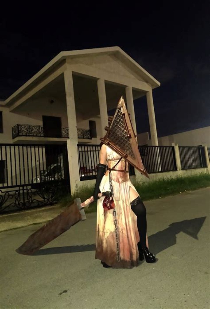 Silent Hill Pyramid Head & Nurse Cosplays Are Incredible, Yet Terrifying