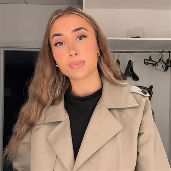 The Ultimate Guide To Lily Daisy Phillips' OnlyFans Content