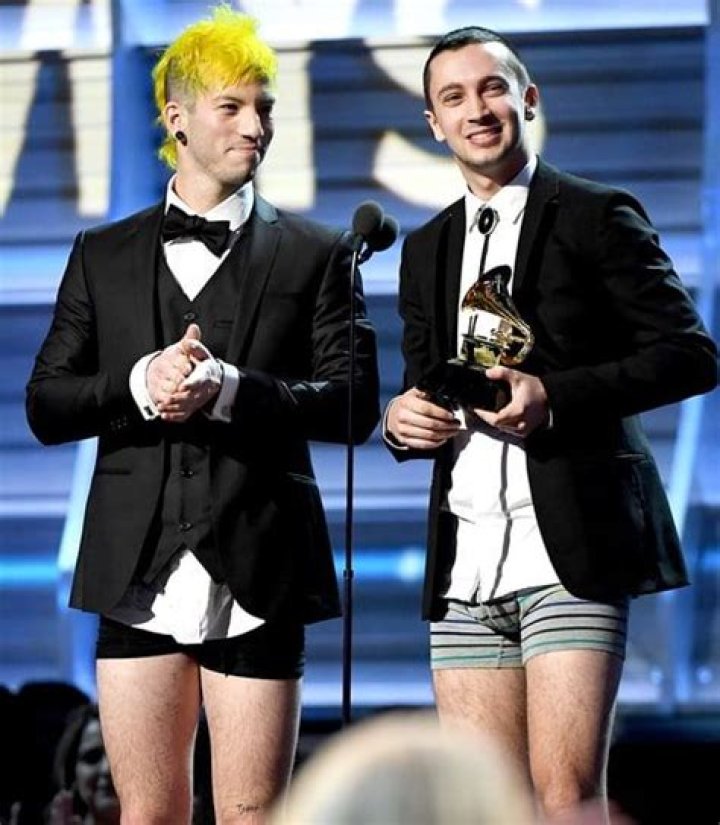 Twenty One Pilots Ditch Their Pants to Accept Grammy ·