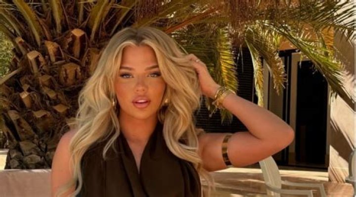 Uncover The Enigmatic Elaine Victoria: A TikTok Sensation Unveiled