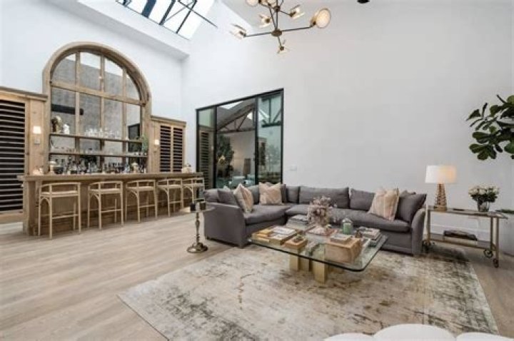 Unveiling The Allure Of Alison Victoria Interiors Chicago
