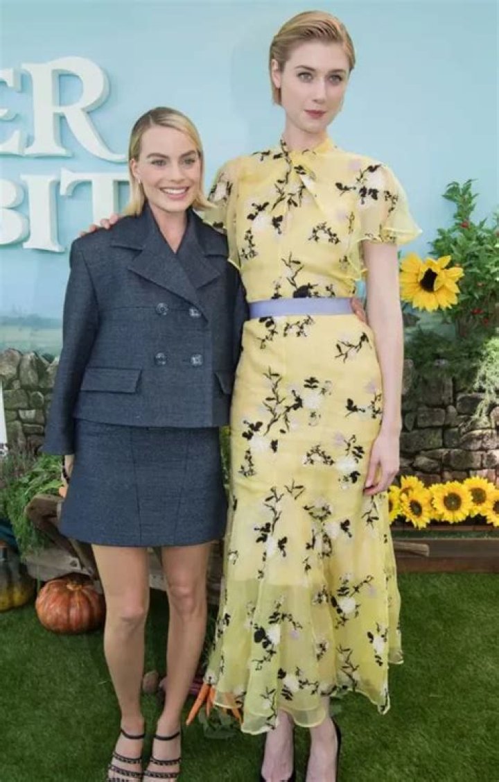 Unveiling The Towering Presence: Elizabeth Debicki's Height Decoded