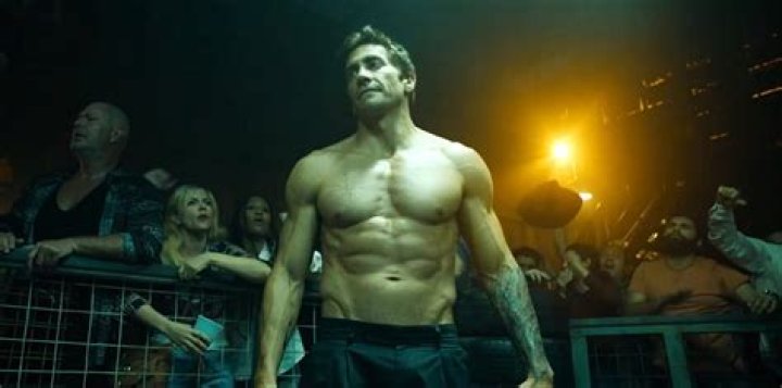 Watch an absolutely ripped Jake Gyllenhaal slap an MMA fighter while filming a scene for Road House