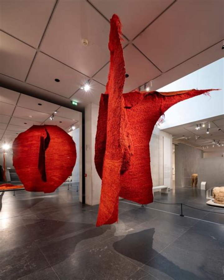 Who are Magdalena Abakanowicz's Parents?