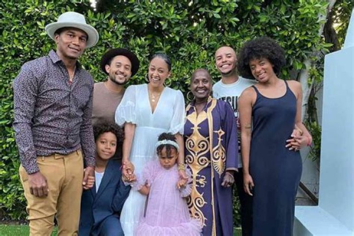 Who Are The Parents Behind Tia And Tamera Mowry's Success?