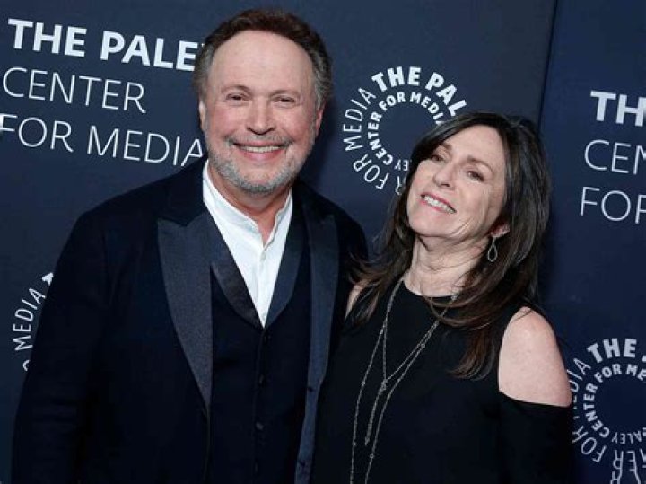 Who Is Billy Crystal S Wife All